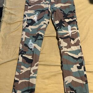 Fashion nova Camouflage kids Distressed Pants